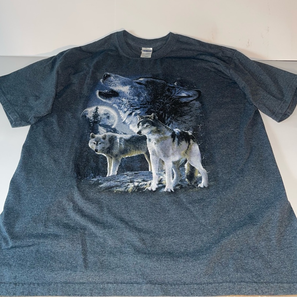 Vintage Y2K Wolf Graphic Tshirt Gildan XL Gray Made In USA